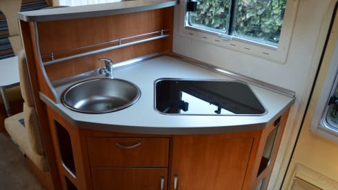 Beautiful complete and very neat 6-person camper (Fiat Ducato Joint S)