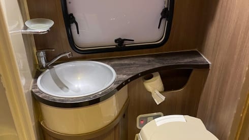 Havana – 6 birth Motorhome Fully INSURED and Equipped + breakdown cover