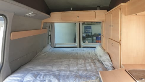 Neat Volkswagen T5 Bus Camper 2.5 TDI