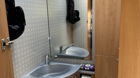 easy –  fantastic complete Bürstner semi-integrated.