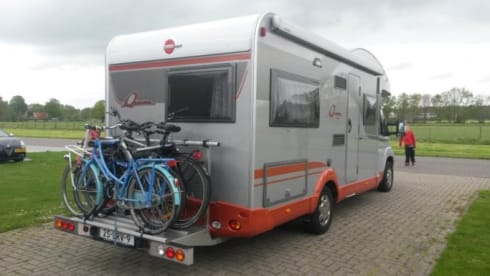 Bürstner Ixeo Quadra – Luxurious and neat 4 person Bürstner in beautiful colors
