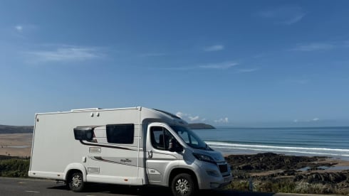 Tilly – 4 berth Spacious and comfortable with fixed french bed