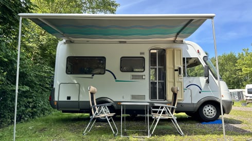 2p Hymer B574 fixed bed air conditioning