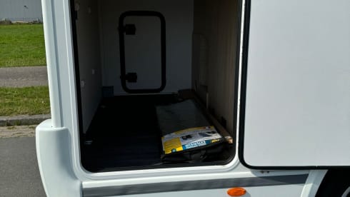 3 person chausson camper 