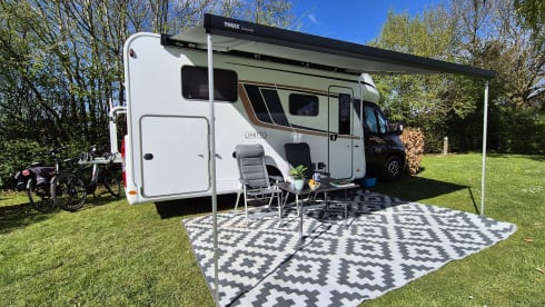 The HappyVan – 2 person fully equipped Bürstner automatic from 2024: The HappyVan