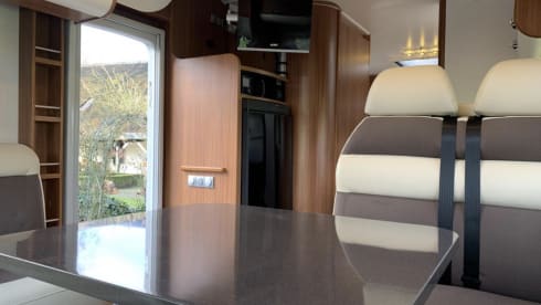 Adria Matrix 680 SL with length beds
