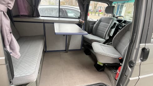 Mrs. Grey – Camping-car Volkswagen Westfalia 4 places 