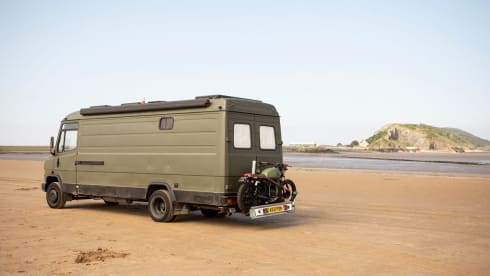 Elijah  – 4 Birth - Mercedes 709D - House truck 
