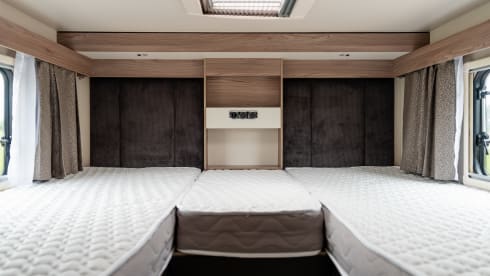 Swift Voyager 485 5 Berth