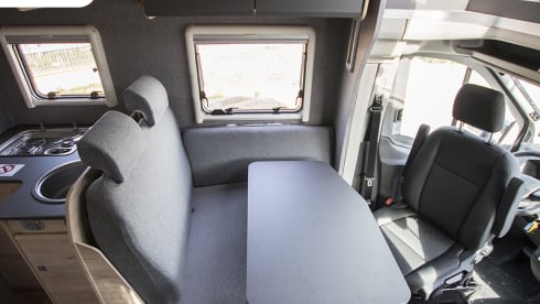 Just GO – Dethleffs Just GO 4-seater semi-integrated camper
