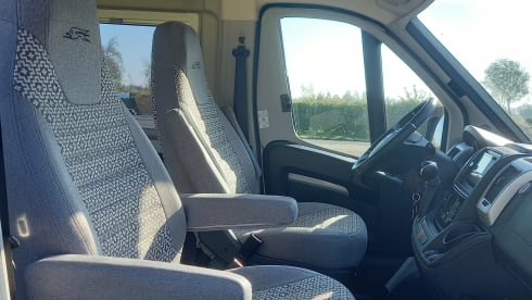 4p camper bus automatic from 2021