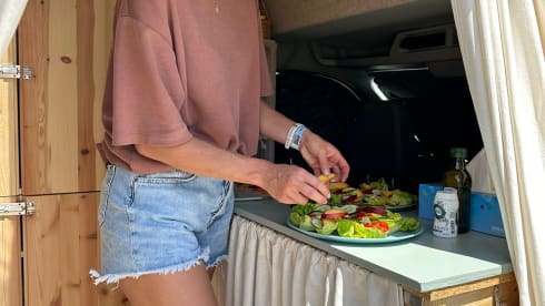 Banana – 2p Ford campervan uit 2018