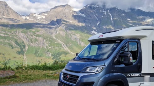 Lusso Adria Coral con letti singoli completamente attrezzati
