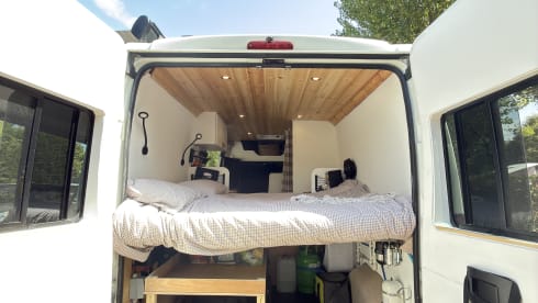 Rory the Relay – 3 berth Citroën campervan from 2017