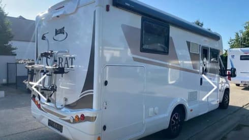 4 person luxury motorhome Fiat semi-integrated 