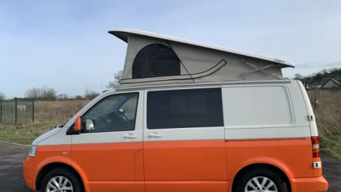 Paulo – An Orange Adventure! 3 berth Volkswagen campervan from 2007