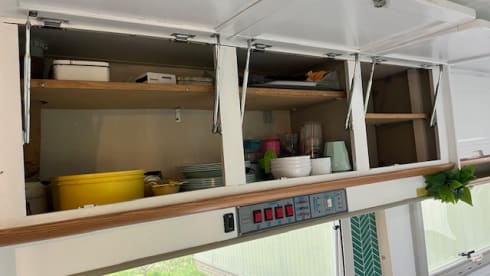 de Hut  – 5p Ford alcove from 1999