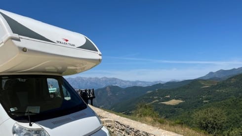 Roller Team – Spacious, cozy family camper