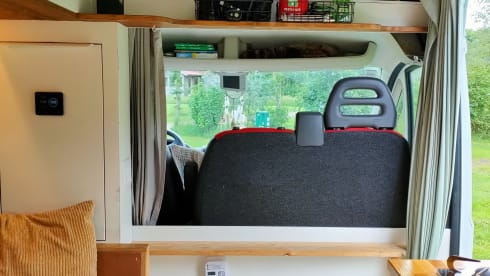 VanScheef – Mega cozy 3p Off-grid self-build camper