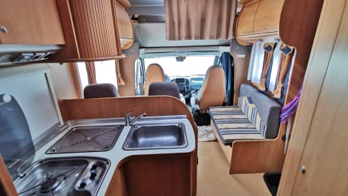 Burstner – Camper with a double bed and two singles to get around Sardinia