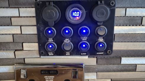 Otis – Escape the Ordinary – Your Luxury Off-Grid Campervan Adventure Awaits