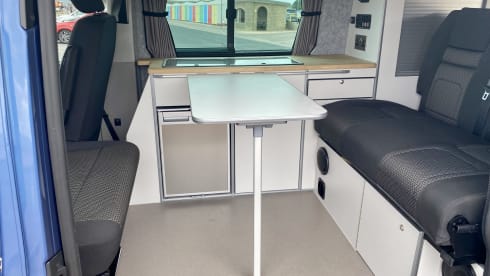Comfort, Freedom, and 5-Star Reliability – VW T6 Campervan for Hire