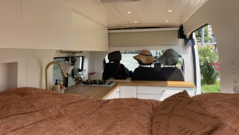 Sallie – 2p Peugeot bus uit 2016