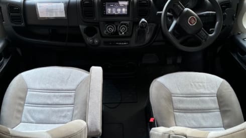 Beni – 6 Berth / 6 Seatbelt Benimar Primero 313