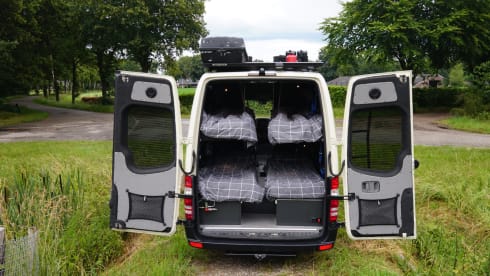 Mercedes-Benz Sprinter Adventure Camper 4 Personen