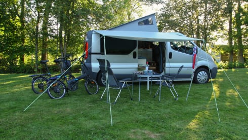 InneGer – Compact, practical and cozy 2 person camper (bus) (extra long).