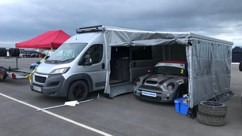 Modern Fully Equipped Sports Tourer by HR Multisport