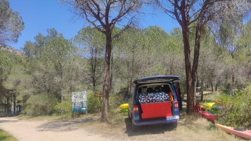 bluesky – vw t5 long wheelbase, free on the road surrounded by a blue sky