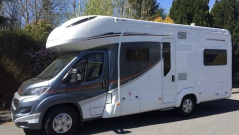 Mabel - The surf bus – Benvenuti nella nostra adorabile famiglia di lusso Autotrail Apache 700