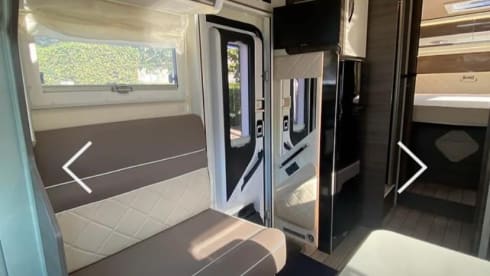 4 person luxury motorhome Fiat semi-integrated 