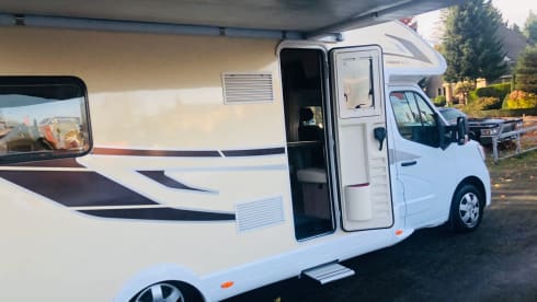 LUXURY AHORN CANADA, length beds and pull-down bed, ideal for families and seniors