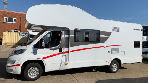 Sunlight A68 2022 - 6 Berth With 6 Belted Seats - Motorhome In London