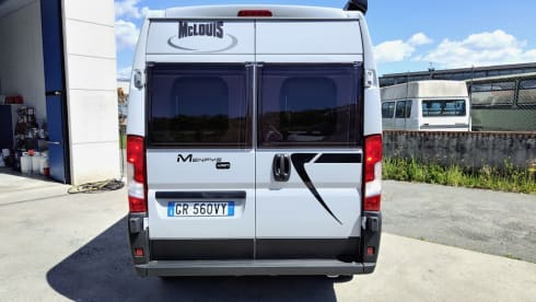 Menfys (2) veranda – Menfys VAN 3 MAXI S-Line (2) with veranda and photovoltaic