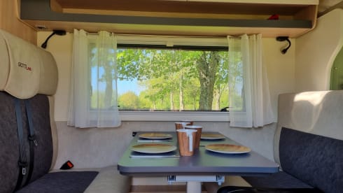 Conch – Brand new, cozy and fully equipped family camper (alcove) 
