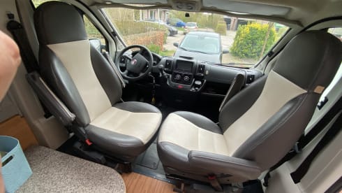 Posseltje – 2+1 pers. Pössl road camper 5.40 m uit 2013
