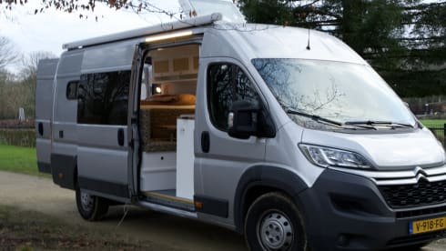 Maison Bohème – Luxe off-grid boutique camper | Citroën Jumper 2017 | Vast bed