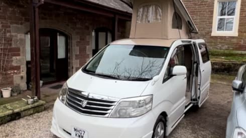 The Borderless Reiver – 3 (+ 1 small child) berth Toyota campervan from 2007