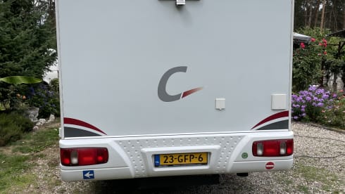 Very neat complete Ford Carado 4 persons