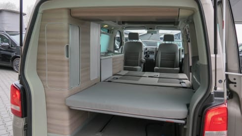Dani – 4p Volkswagen campervan from 2012