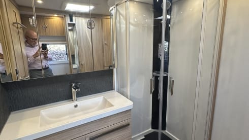 Hoge Luxe Mobilhome – Luxejacht op wielen