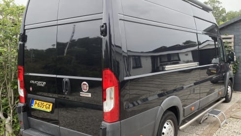 Fiat Ducato bus camper, 3 persons. 2.10 standing height!