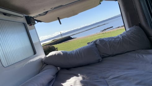 VangelaCampervan – 2 berth Renault Trafic auto campervan close to Edinburgh Airport 