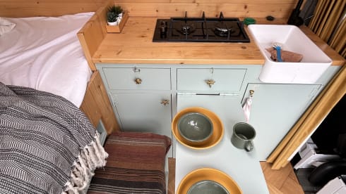 Moby – Cozy, hip self-built Mercedes Sprinter