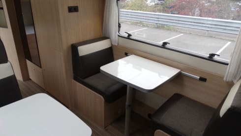Sunlight  – 6 berth Fiat alcove from 2017