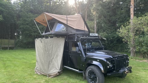 Bessie – 4 berth Land Rover rooftop from 2012