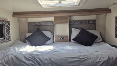 Escape motorhome  – 5 berth Fiat semi-integrated from 2017